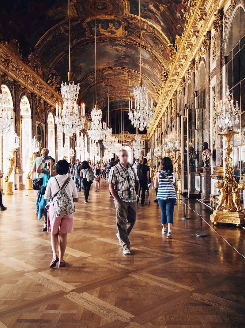 Покорение версаля. Версальский дворец в Париже. Париж Версаль внутри. Версаль музей в Париже.