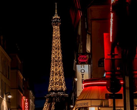 Маршрут по ночному Парижу